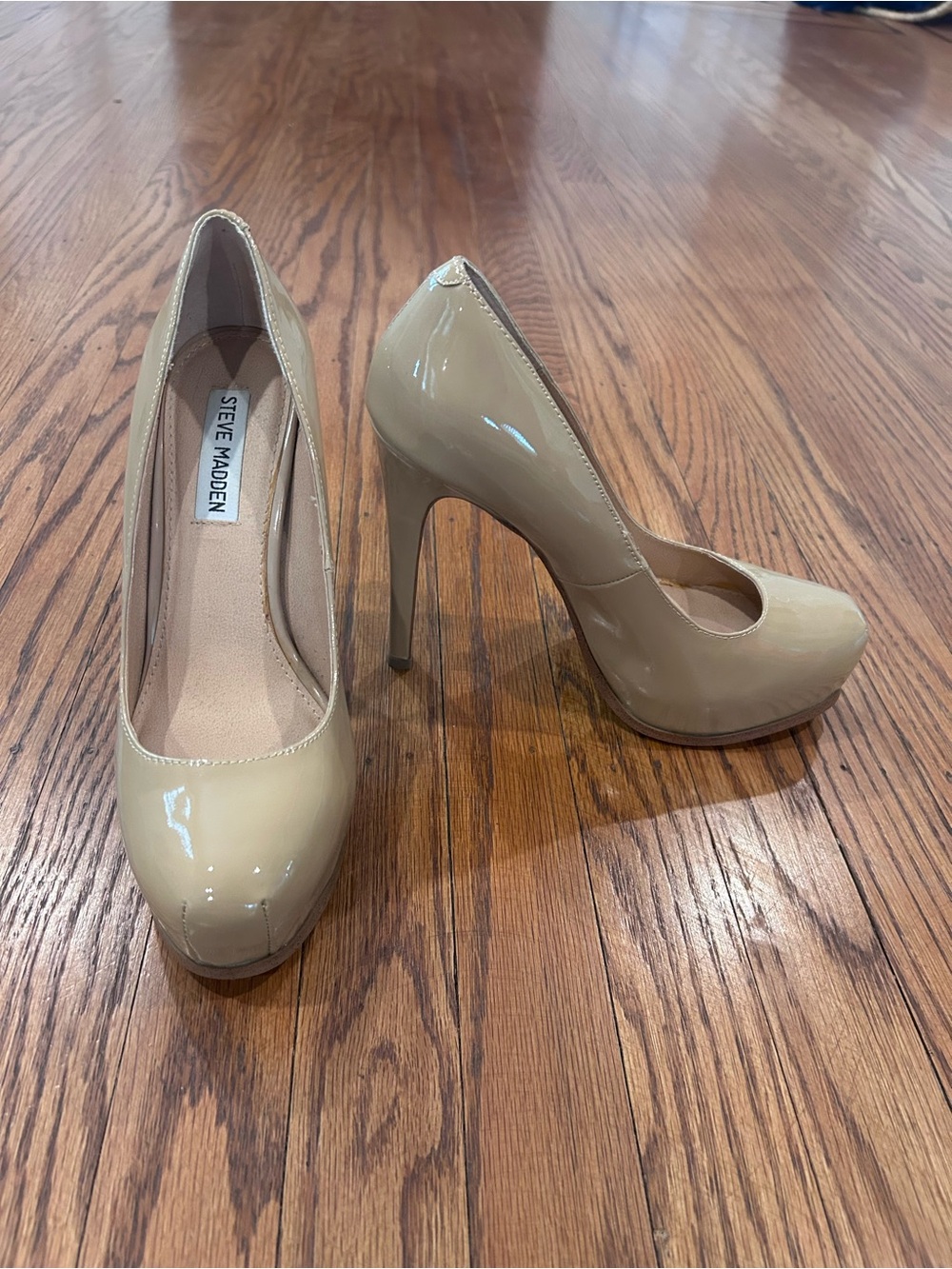 Steve Madden Glossy Beige Platform Stiletto Pumps